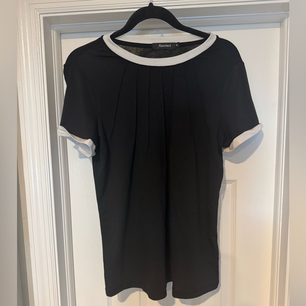 Automet Black and‎ white short sleeve t-Shirt size medium